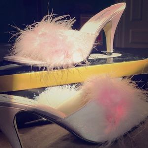 Pink feathered Marabou Slippers heels NIB 8